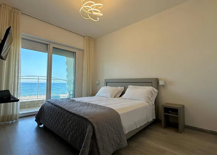 Hotel Marittimo - Clipper Fronte Mare 3*