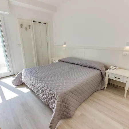 Hotel Marittimo - Clipper Fronte Mare Riccione