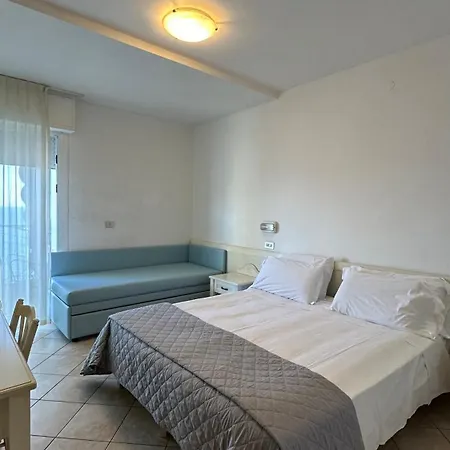 Marittimo - Clipper Fronte Mare 3*