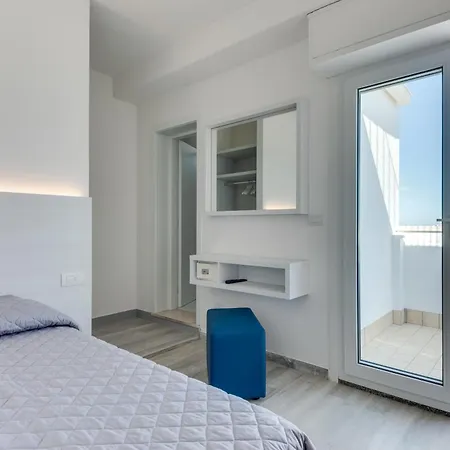 Marittimo - Clipper Fronte Mare 3*