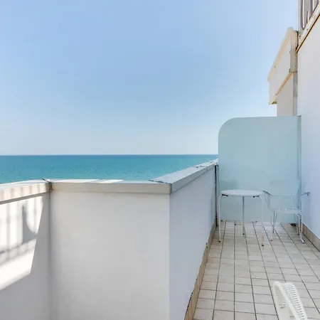 Marittimo - Clipper Fronte Mare Riccione