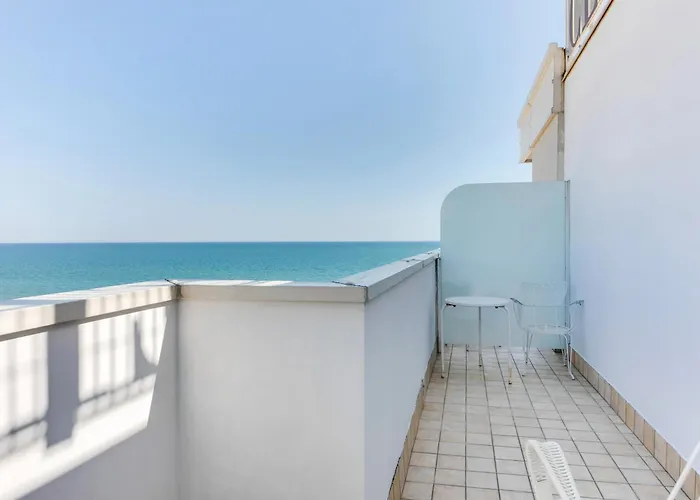 Marittimo - Clipper Fronte Mare ריצ'יונה