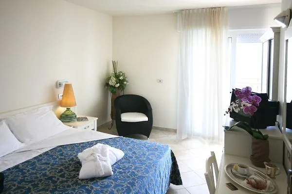 Marittimo - Clipper Fronte Mare ריצ'יונה