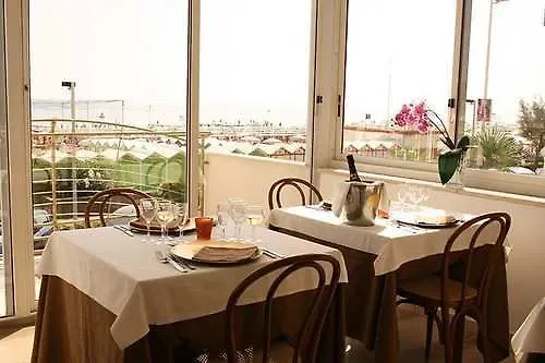 Marittimo - Clipper Fronte Mare 3*